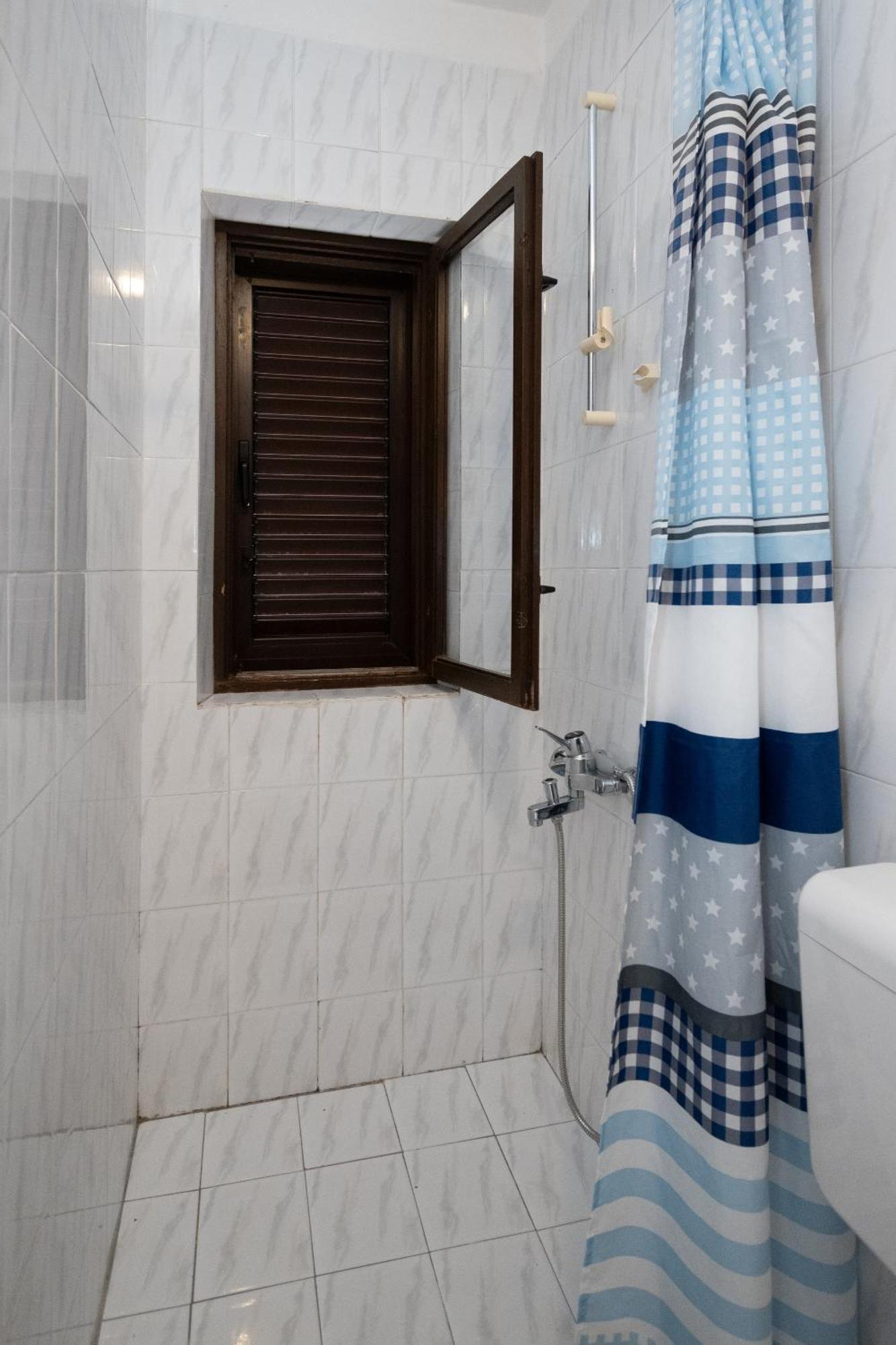Apartments And Rooms With Parking Space Zubovici, Pag - 16063 객실 사진